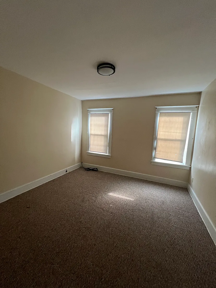 Building Photo - 17 Tompkins St #2