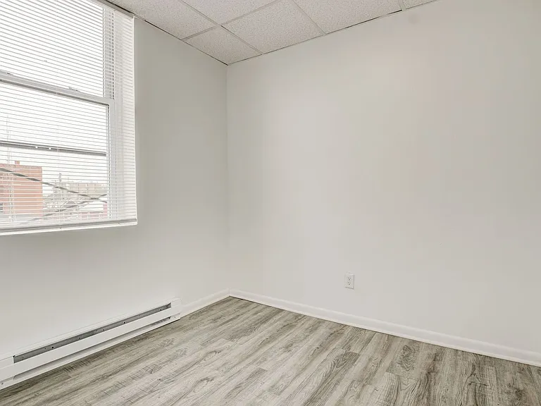 430 N Central Ave — Photo 10