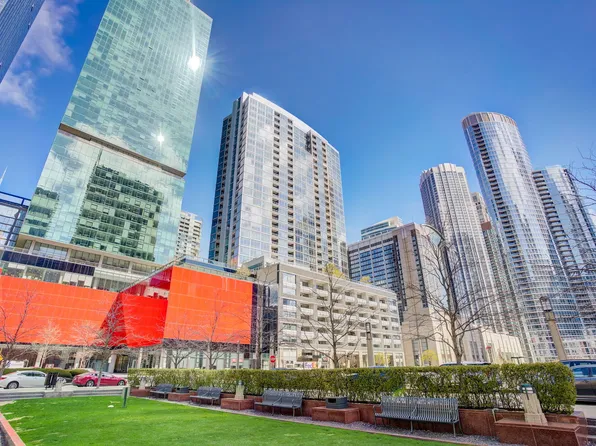 240 E Illinois St APT 3101, Chicago, IL 60611