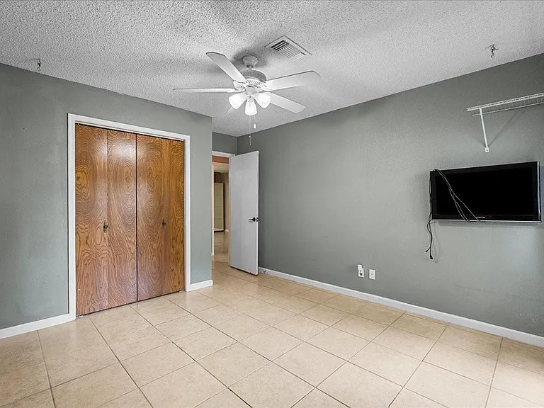 883 Silverpines Rd — Photo 22