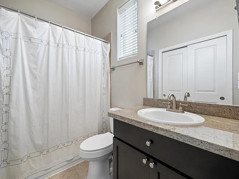 4220 Dickson St — Photo 23