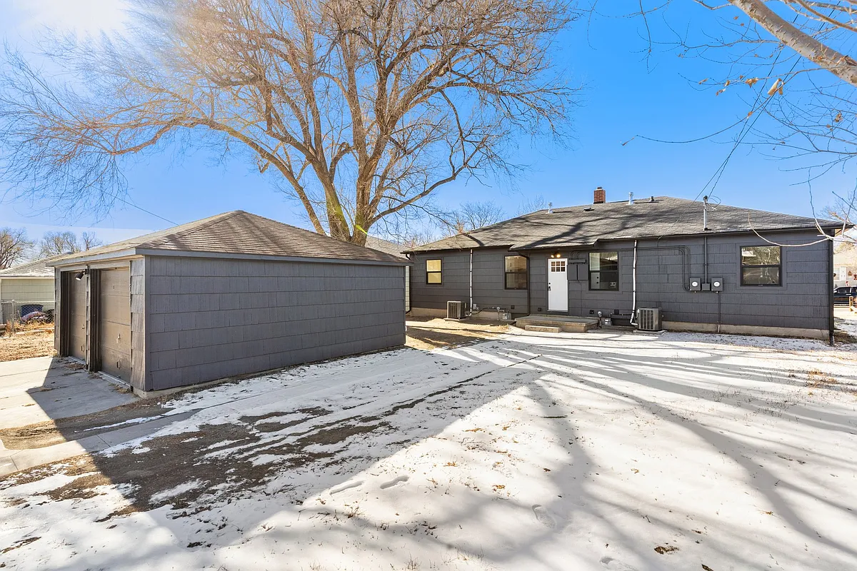 Building Photo - 1515 N Cedar St #A