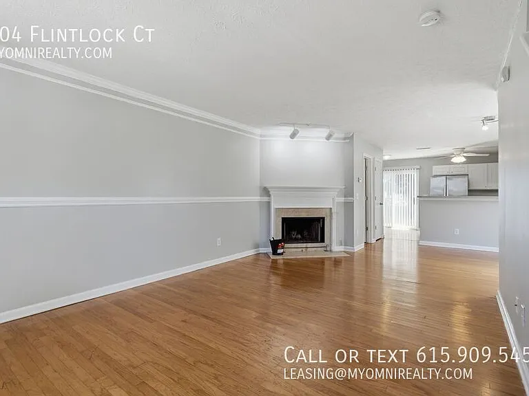 704 Courtney Ct — Photo 24