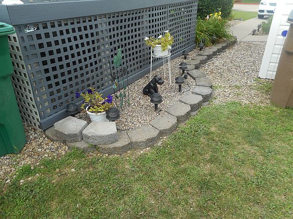 5th image of 21 Hawthorn Dr