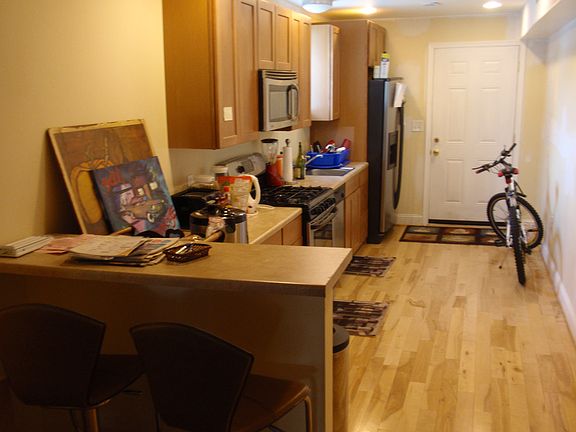 1st Fl - Breakfast nook