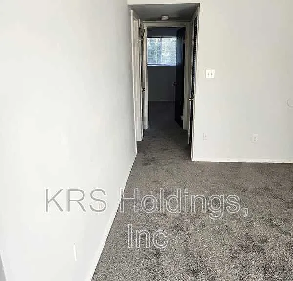 1215 Nelson St #D — Photo 5
