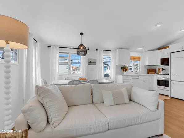 124 W Chadwick Way, Lavallette, NJ 08735