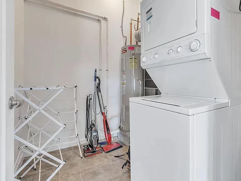 825 N 4th St #205 — Photo 4