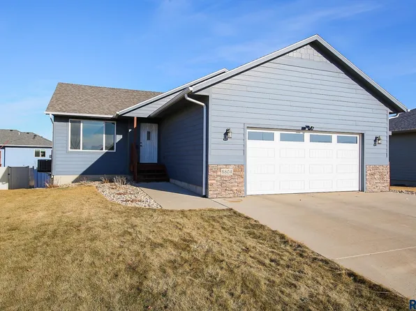 8804 W 22nd St, Sioux Falls, SD 57106