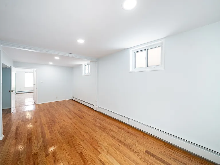 618 21st St #1 — Photo 12