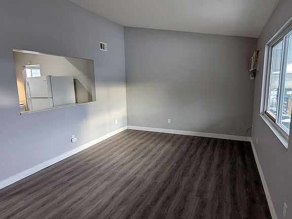3rd image of 509-515 Zahn Dr #515-A