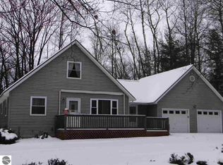 6292 Forest Ridge Ct, Alger, MI 48610