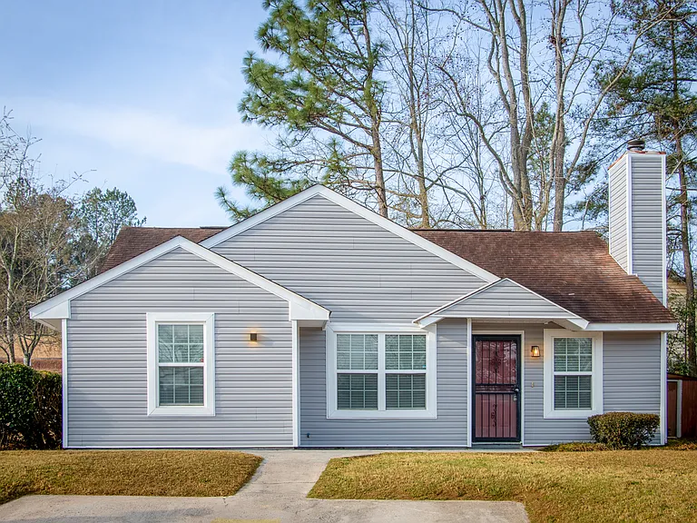 2801 Ridgecrest Dr — Photo 2