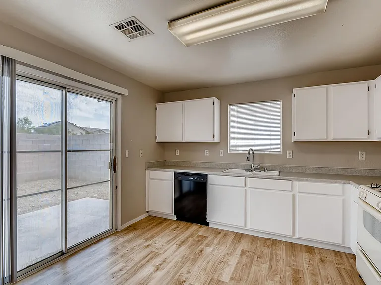 5424 Pepperpike Ave — Photo 9