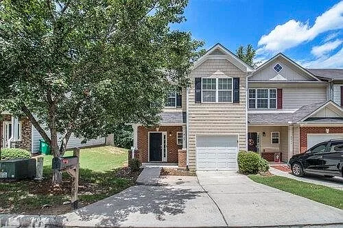 3 bed, 2.5 bath, 1568 sqft, $1,695 — Photo 3