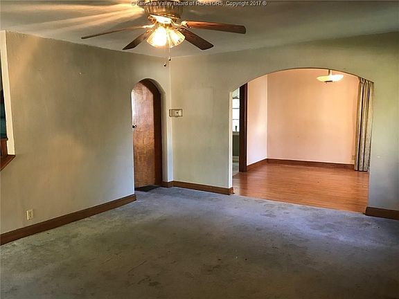 5th image of 825 Honaker Dr