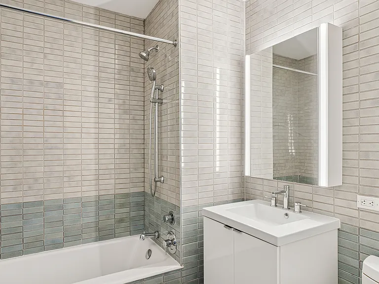 435 W 31st St #59A — Photo 4