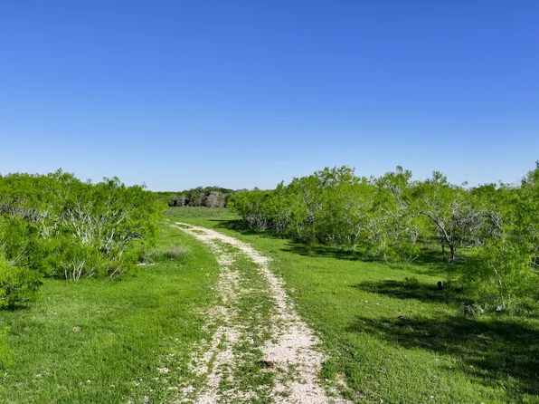 000 Cr 420, Waelder, TX 78959