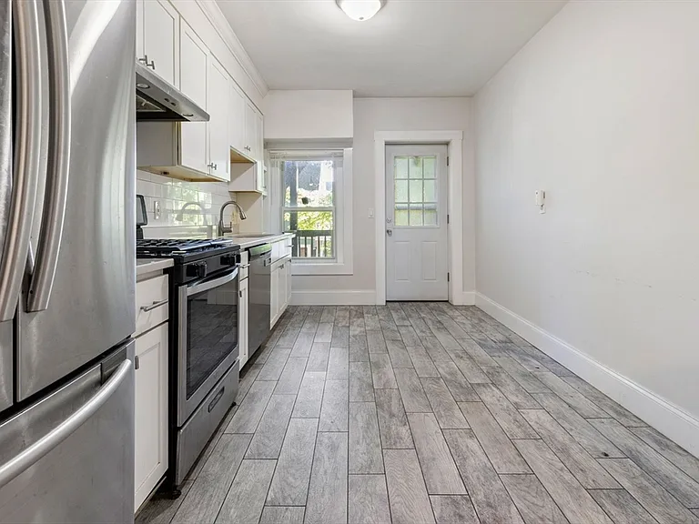 64 Florida St #2 — Photo 6