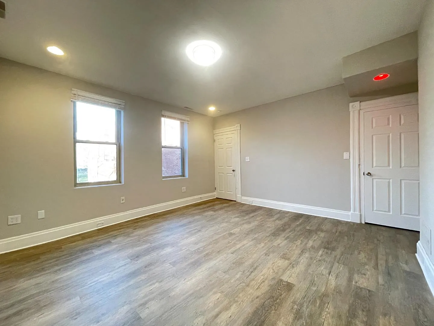 2259 Loth St - Unit B — Photo 2