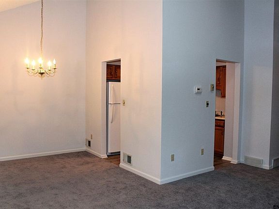 5th image of 4044 Chaucer Pl