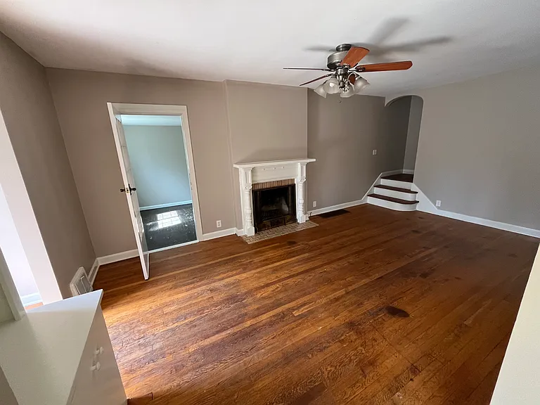 2069 Norwood Blvd — Photo 2