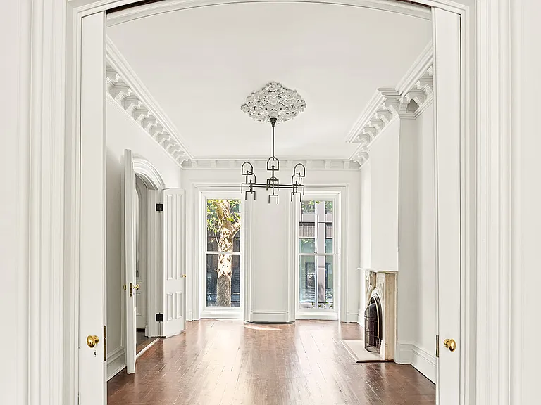 548 State St #PARLOR — Photo 3