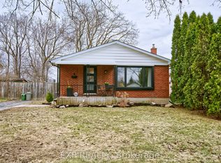 8 Metcalfe Cres, London, ON N6E 1H9