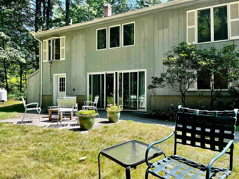 66 Woodland Rd — Photo 2