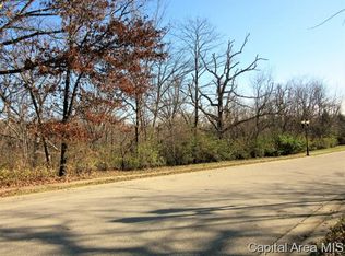 712 Lismore Ln, Springfield, IL 62704