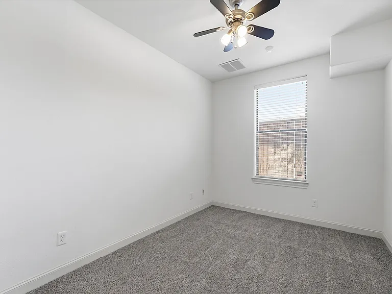 2305 Bastrop St #A — Photo 10