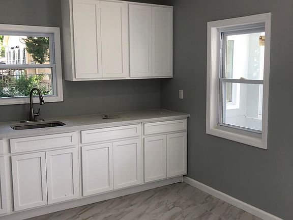 3rd image of 586 Garfield Ave