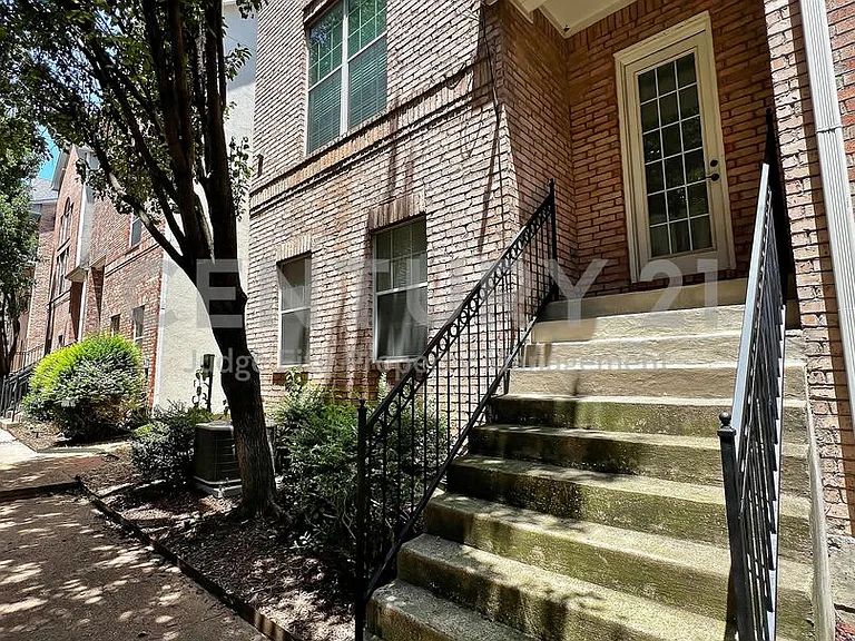 5808 La Vista Dr — Photo 2