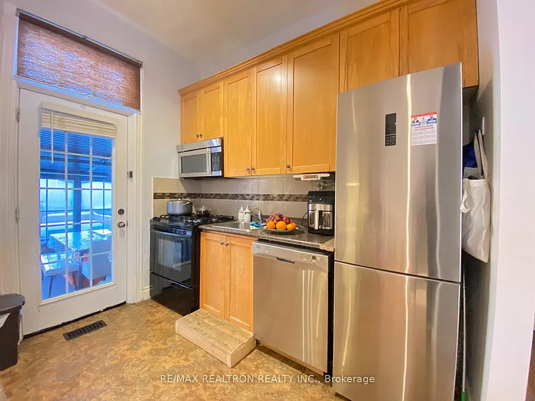 134 Wesley St — Photo 33