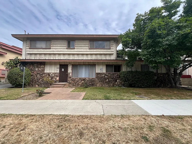 100 E Commonwealth Ave — Photo 3