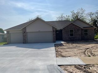 3155 N Oakland Ave, Springfield, MO 65803