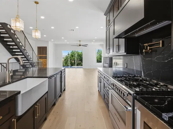 400 Vista Buena Trl, Fort Worth, TX 76111