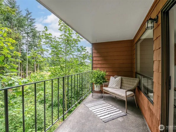 7324 N Skyview Lane #N102, Tacoma, WA 98406