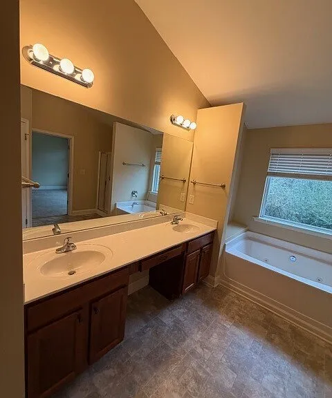 157 Northfield Cir — Photo 7