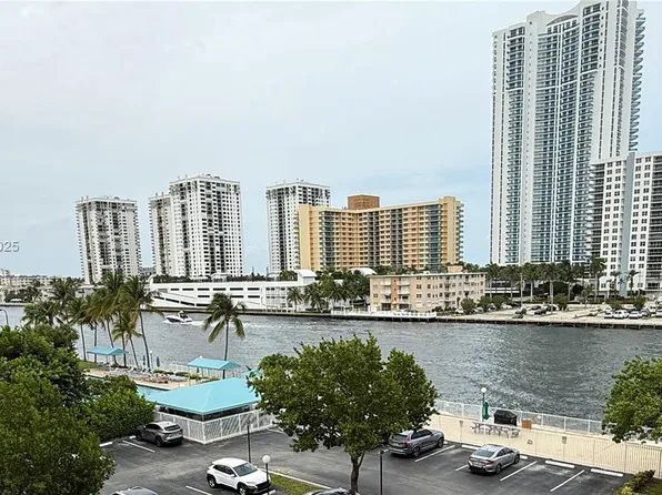 800 Parkview Dr APT 519, Hallandale, FL 33009