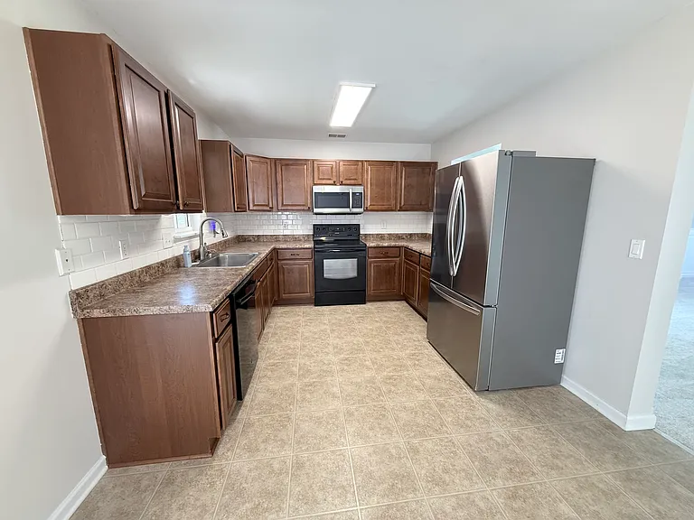 1026 Village Green Ln — Photo 26