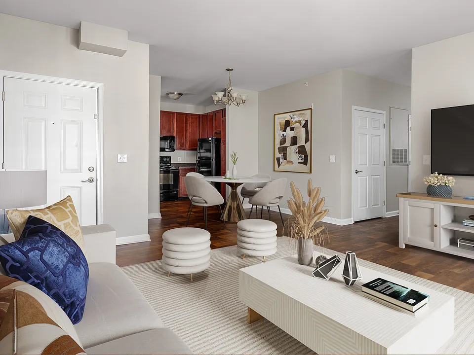 Marshall Square Apartments