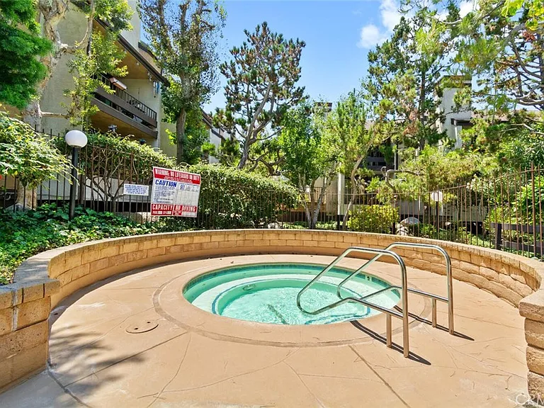 8687 Falmouth Ave — Photo 25