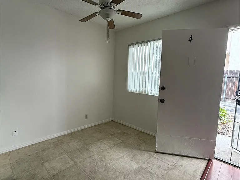 400 S Marengo Ave #4 — Photo 8