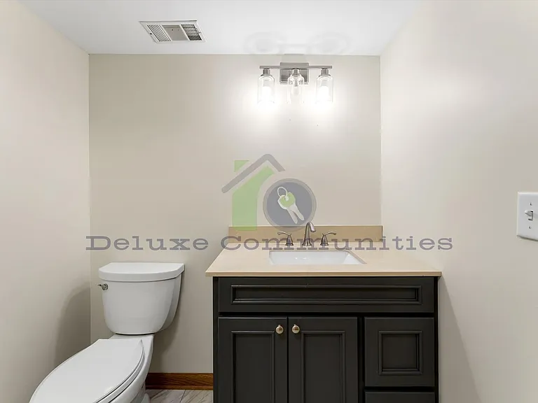 2660 Blackberry Ln NE — Photo 22