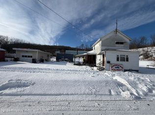 103 5th St, Jermyn, PA 18433