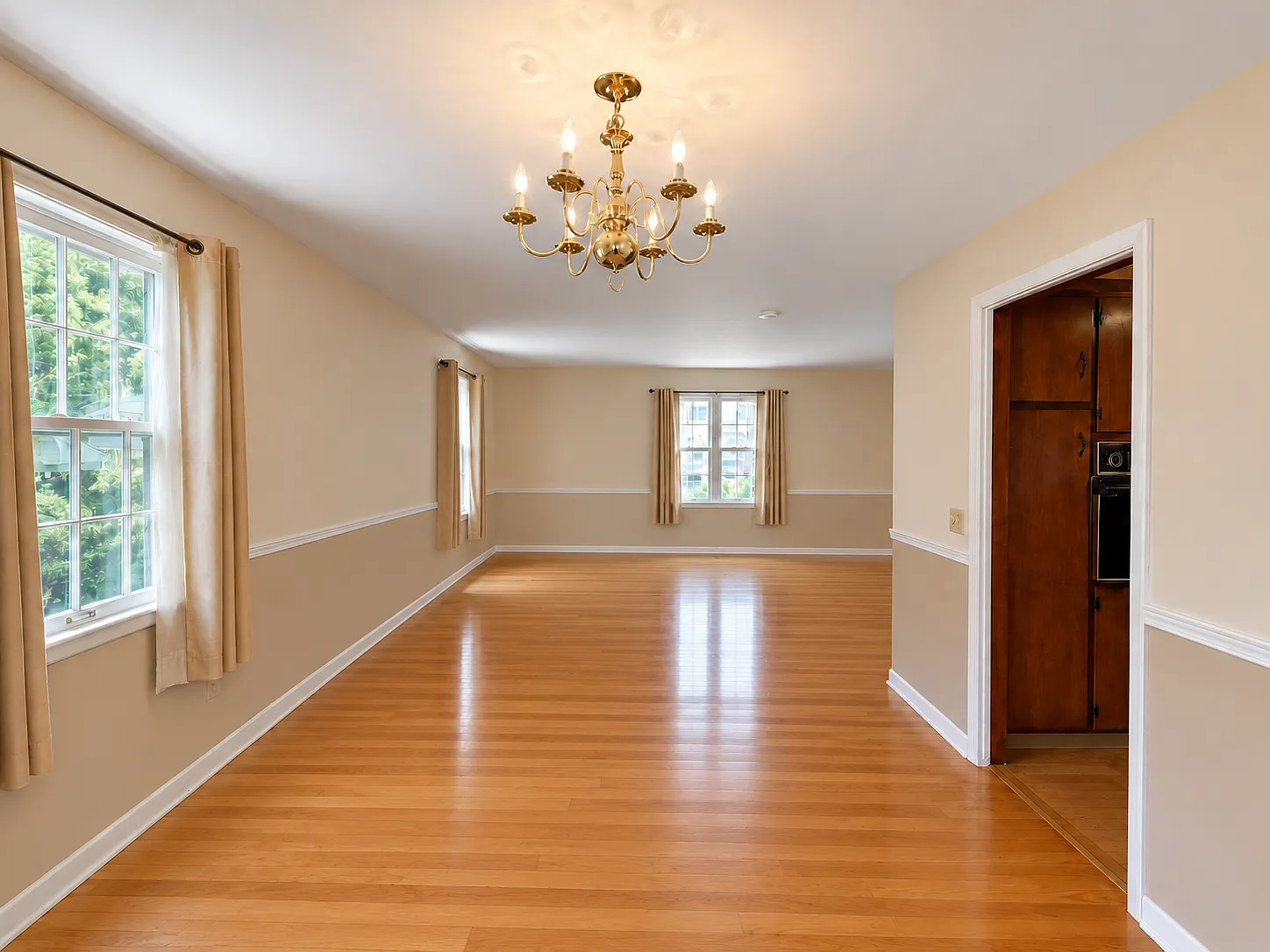 4 bed, 3.5 bath, 3400 sqft, $2,950 — Photo 4
