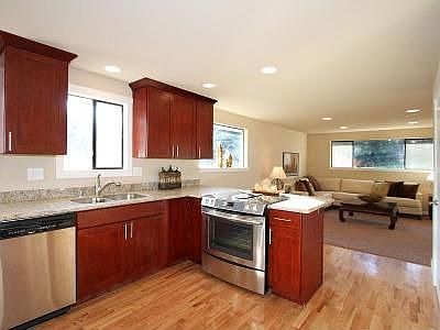 3rd image of 20402 5th Ave NE