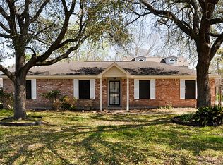 7075 Villa Dr, Houston, TX 77061