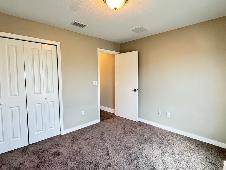 8833 Hampshire Dr — Photo 20